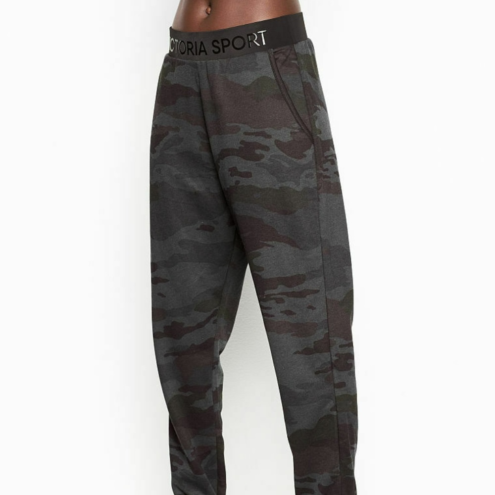 VS Sport High Waist Joggers-Black Camo-Large